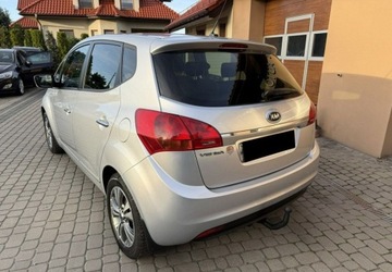 Kia Venga Mikrovan 1.6 DOHC CVVT 125KM 2015 Kia Venga 1,6 125KM Klimatronik Sewis 1Wlasciciel 1.6 Benzyna 125KM, zdjęcie 8