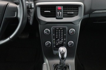 Volvo V40 II Hatchback Facelifting 1.5 T3 152KM 2016 Volvo V40 Cross Country 1.5 T3, Salon Polska, zdjęcie 12