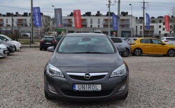 Opel Astra J Hatchback 5d 1.4 Turbo ECOTEC 140KM 2012 Opel Astra 1.4 Benzyna Tempomat Cz. parkowania Klimatyzacja 1.4 Benzyna, zdjęcie 2