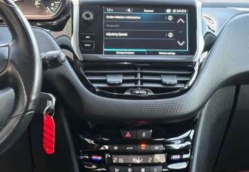 Peugeot 2008 I 2018 Peugeot 2008 1.5 Diesel 120KM, zdjęcie 9