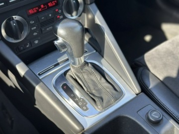 Audi A3 8P Hatchback 3d 3.2 VR6 250KM 2005 Audi A3 3-drzwiowe A3 3.2 VR6 DSG Quattro, zdjęcie 17