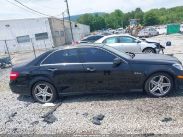 Mercedes Klasa E W212 2010 Mercedes-Benz Klasa E 63 AMG 2010 6.3l 6.3 Benzyna 518KM, zdjęcie 6