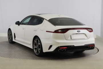 Kia Stinger Liftback 3.3 T-GDi 370KM 2018 Kia Stinger 3.3 T-GDI, Serwis ASO, 4X4, Automat, zdjęcie 3