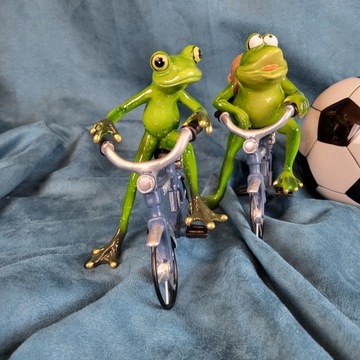 ФИГУРА ЛЯГУШКИ НА ВЕЛОСИПЕДЕ