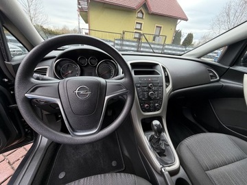 Opel Astra J Hatchback 5d 1.4 Twinport ECOTEC 100KM 2012 Opel Astra TYLKO125tyśkm SELECTION 2012 Klima 5D ZADBANA 1.4 Zwykła Benzyna, zdjęcie 14