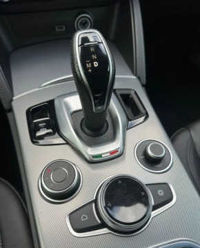 Alfa Romeo Stelvio SUV Facelifting 2.2 Turbo 190KM 2022 Alfa Romeo Stelvio DieselNiski przebiegperfekcyjny stanZarejestrowana w PL, zdjęcie 7