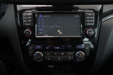 Nissan Qashqai II Crossover 1.2 DIG-T 115KM 2014 Nissan Qashqai 1.2 DIG-T, Serwis ASO, Navi, Klima, zdjęcie 17