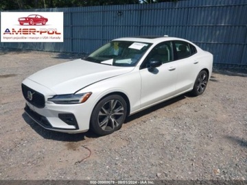 Volvo S60 III 2022 Volvo S60 2022r, B5, Core Dark, 2.0L 2.0 Benzyna 247KM