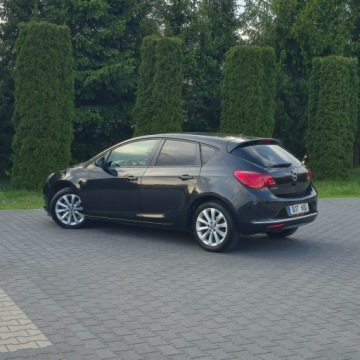 Opel Astra J GTC 1.4 Turbo ECOTEC 140KM 2013 Opel Astra 1.4 Turbo Kamera Cofania, Nawigacja, zdjęcie 13