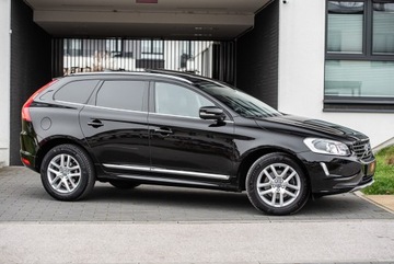 Volvo XC60 I SUV Facelifting 2.4 D5 220KM 2016 VOLVO XC60 Lift 2.4 D5 220KM SUMMUM Bi Xenon, LED, Automat, Navi, Panorama, zdjęcie 2