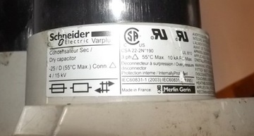 конденсатор 20 квар 400 В Varplus 2 Merlin Gerin 20 квар/400 В