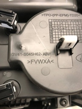 TUNEL UCHWYT NA KUBKI FORD KUGA MK2 LIFT GV41-S045H62-ABW