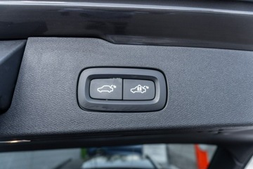 Volvo V60 II  Kombi Facelifting 2.0 B4 B 197KM 2023 Volvo V60 B4 D Plus Dark Diesel 197KM FV23%, zdjęcie 19