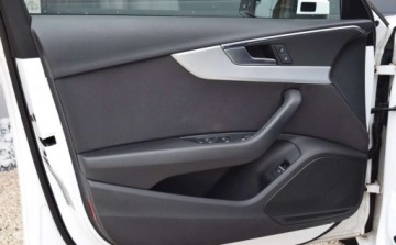 Audi A4 B9 Avant 2.0 40 TFSI 190KM 2019 Audi A4 Avant 2.0 TFSI 190 PS Mildhybrid Audi drive Select Ledy Navi Matrix, zdjęcie 17