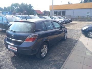 Opel Astra J Hatchback 5d 1.6 Twinport ECOTEC 115KM 2009 Opel Astra OPEL ASTRA H 1600 benzyna super stan 1.6 Benzyna 115KM, zdjęcie 3
