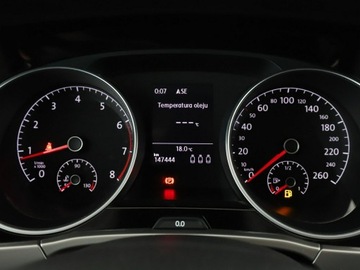 Volkswagen Touran III 1.2 TSI 110KM 2017 Volkswagen Touran navigacja klimatyzacja grzane, zdjęcie 21