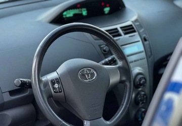 Toyota Yaris II Hatchback 5d 1.0 VVT-i 69KM 2009 Toyota Yaris Toyota Yaris 1.0 VVT-i Cool Edition, zdjęcie 14