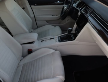 Volkswagen Passat B8 Limousine 2.0 TDI BlueMotion SCR 190KM 2018 VW Passat 2.0 TDI, Salon Polska, Serwis ASO, zdjęcie 8