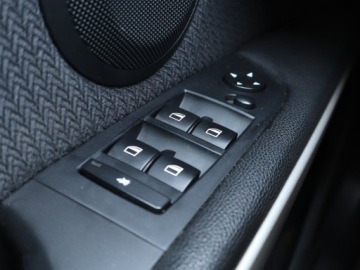 BMW Seria 3 E90-91-92-93 Limuzyna E90 318i 143KM 2010 BMW 3 318 i, Klima, Parktronic,ALU, zdjęcie 15