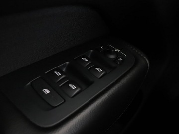 Volvo XC60 II 2019 Volvo XC 60 mHEV 4x4 automat full LED półskóra, zdjęcie 34