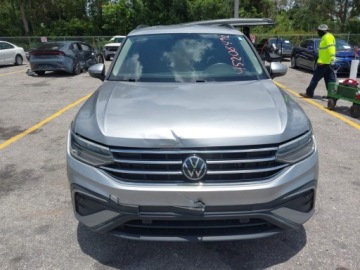 Volkswagen Tiguan II 2022 Volkswagen Tiguan 2022 VOLKSWAGEN TIGUAN 2.0T S 2.0 Benzyna 184KM, zdjęcie 2