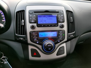 Hyundai i30 I CW Facelifting 1.6 CRDi 90KM 2011 HYUNDAI i30 1.6CRDi 90KM Klimatronik Tempomat, zdjęcie 15