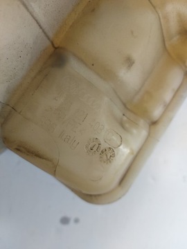 A6 C6 NÁDOBKA VYROVNÁVACÍ 4F0121403C