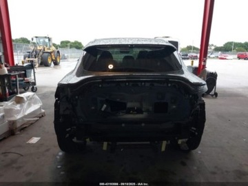 Aston Martin DBX 2021 Aston Martin DBX Aston martin dbx 4.0 Benzyna 542KM, zdjęcie 8