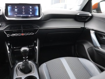 Peugeot 2008 II SUV 1.2 PureTech 130KM 2020 Peugeot 2008 1.2 PureTech, Salon Polska, zdjęcie 7