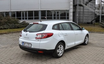 Renault Megane III Grandtour Facelifting 2013 Energy TCe 115KM 2015 Renault Megane 2015 r. Bezwypadkowy 1.2 Benzyna 115KM, zdjęcie 3