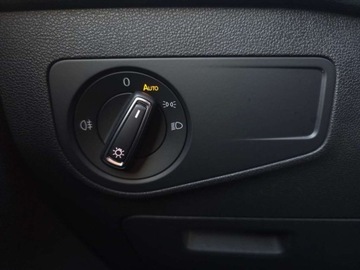 Volkswagen Tiguan II SUV Facelifting 2.0 TDI 150KM 2022 Volkswagen Tiguan Bezwypadkowy Salon Polska Serwisowany ASO 2.0 Diesel, zdjęcie 9