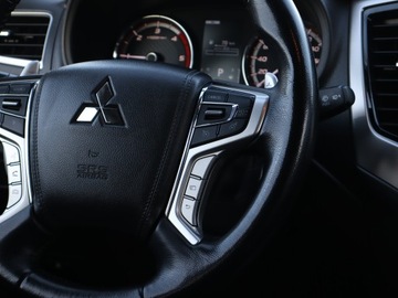 Mitsubishi L200 VI 2.2 Diesel 150KM 2021 Mitsubishi L200 2.2 DI-D, Salon Polska, zdjęcie 20