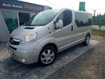 Opel Vivaro A Combi L1 2.0 CDTI 115KM 2013 Opel Vivaro Opel Vivaro 2.0 CDTI L1H1 Design Edition 2.0 Diesel 114KM, zdjęcie 1