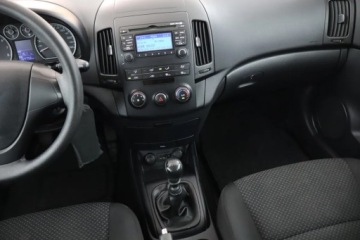 Hyundai i30 I Hatchback Facelifting 1.4 DOHC 109KM 2011 Hyundai i30 1.4 CVVT, Klima, Parktronic,ALU, zdjęcie 7