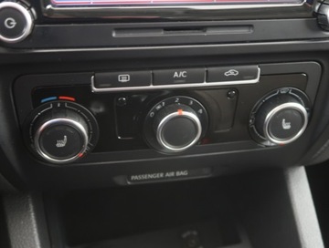 Volkswagen Jetta VI Sedan 1.2 TSI 105KM 2012 VW Jetta 1.2 TSI, Salon Polska, Serwis ASO, Klima, zdjęcie 11