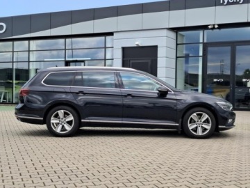 Volkswagen Passat B8 Variant Facelifting 2.0 TDI SCR 200KM 2022 Volkswagen Passat EXECUTIVE 200KM 4Motion, zdjęcie 5