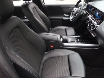 Mercedes GLA II Off-roader 1.3 200 163KM 2020 Mercedes GLA GLA 200, Salon Polska, Serwis ASO, zdjęcie 8