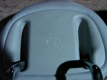 PODHLAVNÍK POHOVKA W203 2.2 CDI 2001 KŮŽE SEDAN POPELNÍK