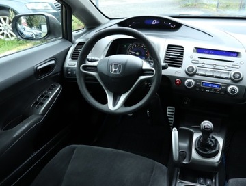 Honda Civic VIII Sedan 1.8 i-VTEC 140KM 2010 Honda Civic 1.8 i, Salon Polska, Klima, zdjęcie 6