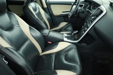 Volvo XC60 I 2010 Volvo XC60 D5, 202 KM, 4X4, Automat, Navi, Xenon, zdjęcie 6