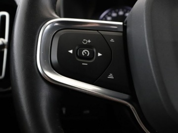 Volvo XC40 Crossover 2.0 D4 190KM 2020 Volvo XC 40 Momentum D4 automat 4x4 skóra navi, zdjęcie 31