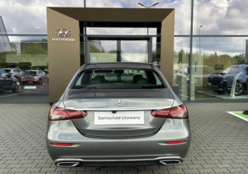 Mercedes Klasa E W213 Limuzyna Facelifting 2.0 E220d 194KM 2021 Mercedes-Benz Klasa E Salon Polska Kamera cofania Audio Burmester 4MATI, zdjęcie 29