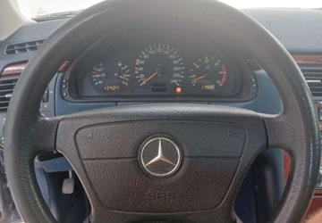 Mercedes Klasa E W210 Sedan 2.9 Turbo-D 129KM 1999 Mercedes-Benz Klasa E Mercedes-Benz Klasa E 290 T TD Classic 2.9 Diesel, zdjęcie 19