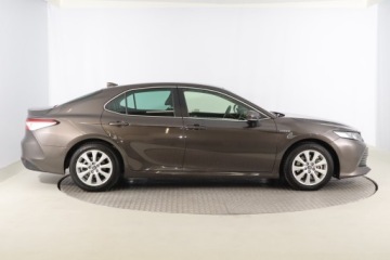 Toyota Camry IX Sedan 2.5 Hybrid Dynamic Force 218KM 2019 Toyota Camry 2.5 Hybrid, Salon Polska, zdjęcie 5