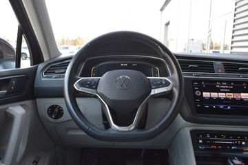 Volkswagen Tiguan II SUV Facelifting 1.5 TSI 150KM 2022 Volkswagen Tiguan SalonPL 1.5TSI 150KM Elegance DSG7IQ Led MatrixACCGwaran, zdjęcie 11