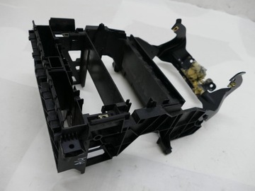 AUDI A4 B7 RAMKA RADIA KOSZ WNĘKA POD RADIO