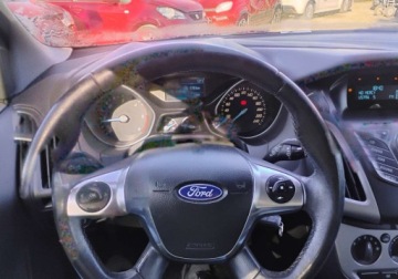 Ford Focus III Kombi 1.6 Duratorq TDCi DPF 115KM 2012 Ford Focus 122012r, SALON POLSKA. Lekko przetarty prawy bok. Jezdzi 1.6, zdjęcie 11