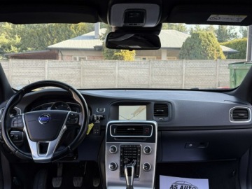 Volvo V60 I Kombi Facelifting 2.0 D4 DRIVE-E 181KM 2014 Volvo V60 2,0D4 181KM Momentum /Ledy/ Lift, zdjęcie 4