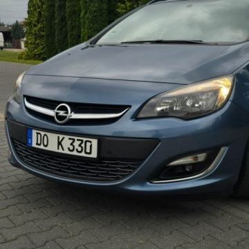 Opel Astra J Sports Tourer Facelifting 1.4 Twinport ECOTEC 100KM 2013 Opel Astra J 1.4 Benzyna 100KM Selection, zdjęcie 4