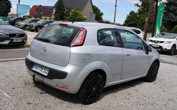 Fiat Punto Punto 2012 Hatchback 3d 1.2 8v 69KM 2012 Fiat Punto KLIMA, Wielofunkcja, Seryjne radio Centralny Zamek, Nawigacja..., zdjęcie 2